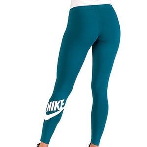 Nike// Leg a see leggings